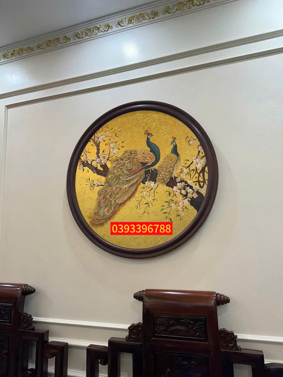 Tranh chim công dát vàng