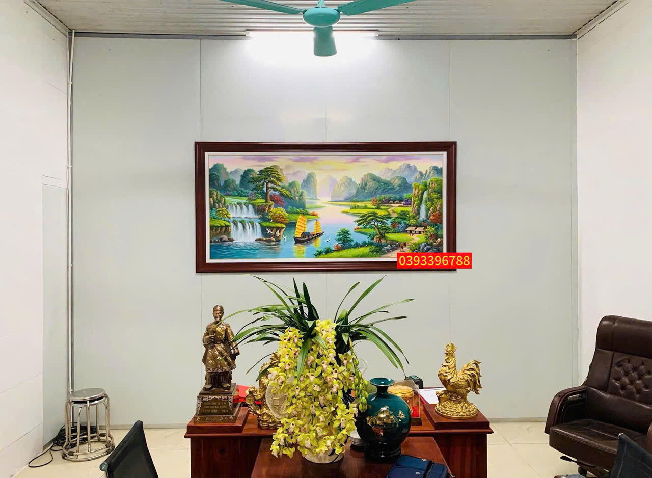 Tranh sơn thuỷ treo phòng khách